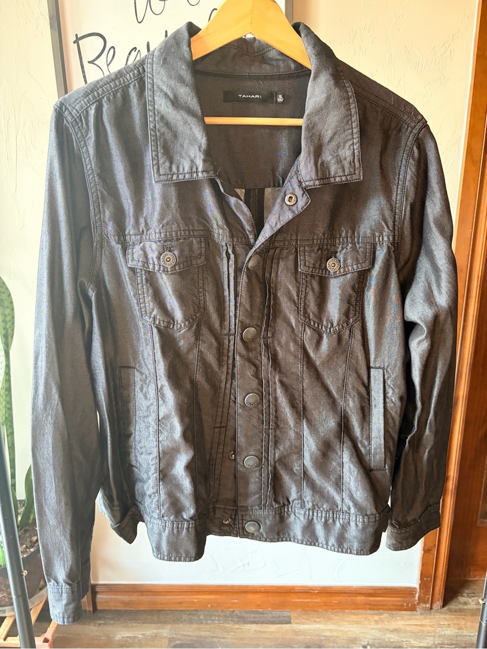 Tahari Black Women's Lightweight trucker Style Shiny Size XL Jacket Quiet Luxury